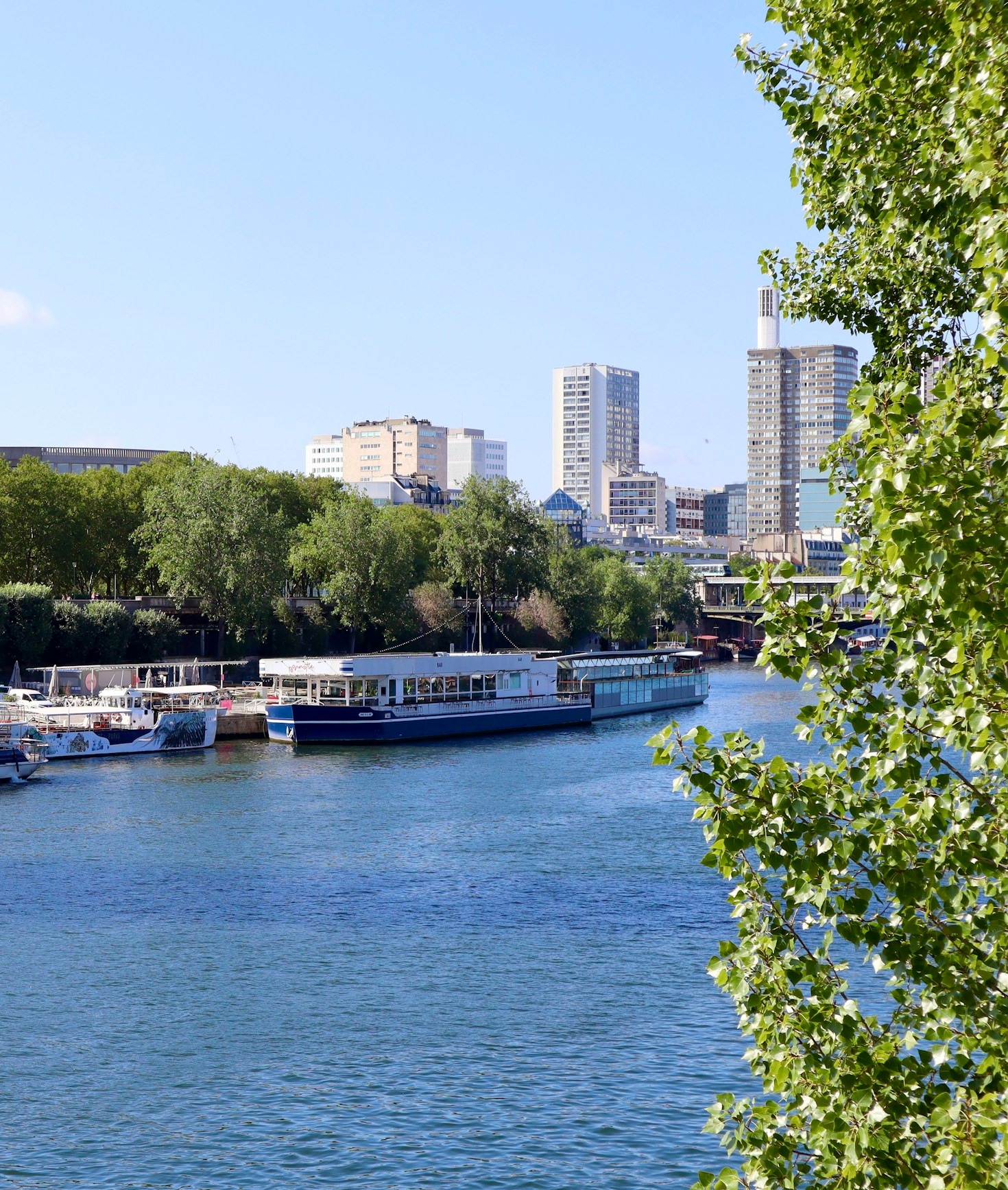 How Local Guides Enhance Your Private Travel Journeys